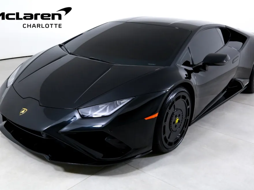 2021 Lamborghini Huracan Evo Coupe photo 1