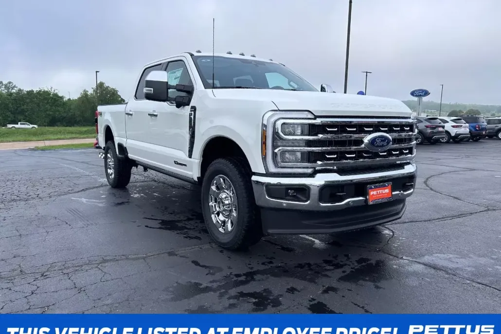 2025 Ford F-350 Lariat photo 1