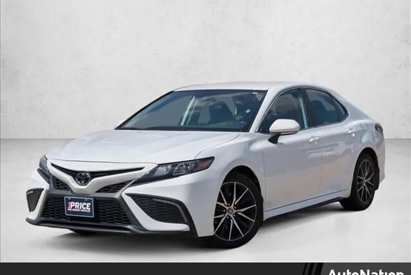 2023 Toyota Camry SE photo 1