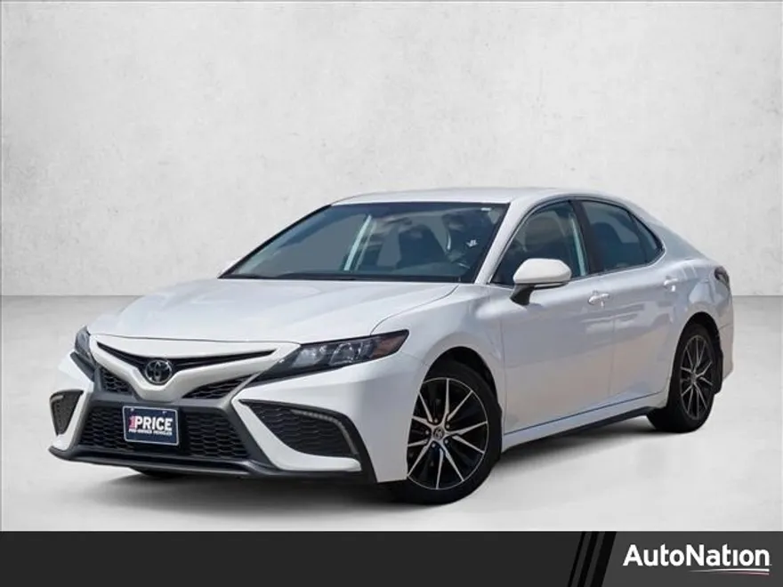 2023 Toyota Camry SE photo 1