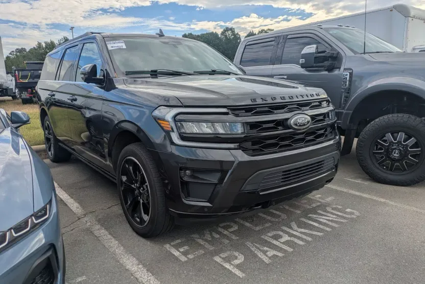 2022 Ford Expedition MAX Limited photo 1