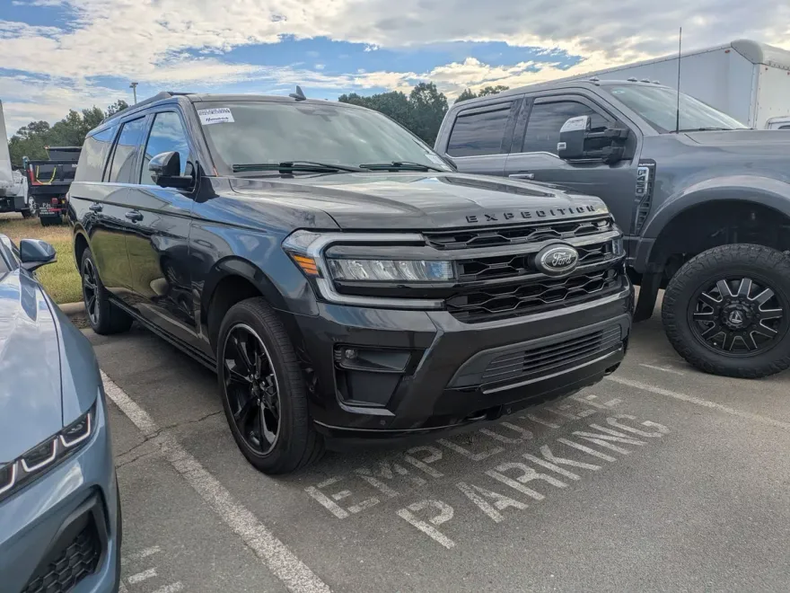 2022 Ford Expedition MAX Limited photo 1