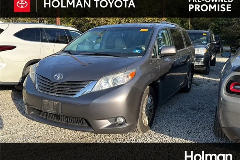 2014 Toyota Sienna Limited photo 1