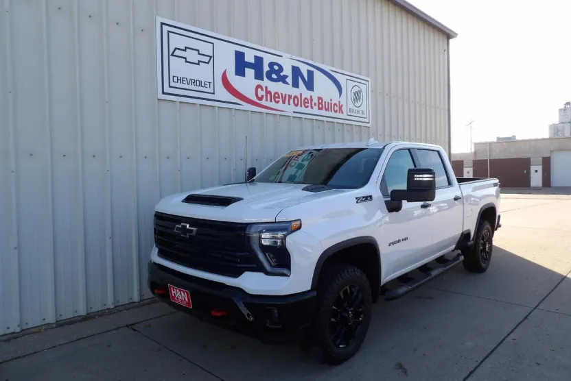 2026 Chevrolet Silverado 2500HD LTZ photo 1