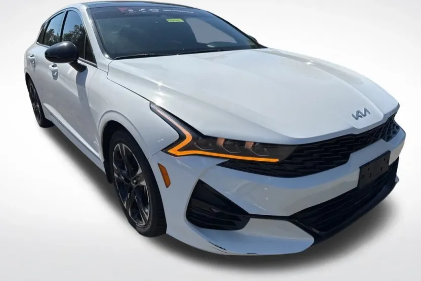 2023 Kia K5 GT-Line photo 1