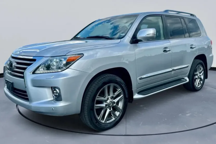 2015 Lexus LX 570 photo 1