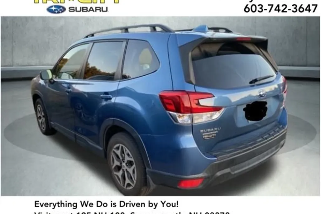 2022 Subaru Forester Premium photo 1