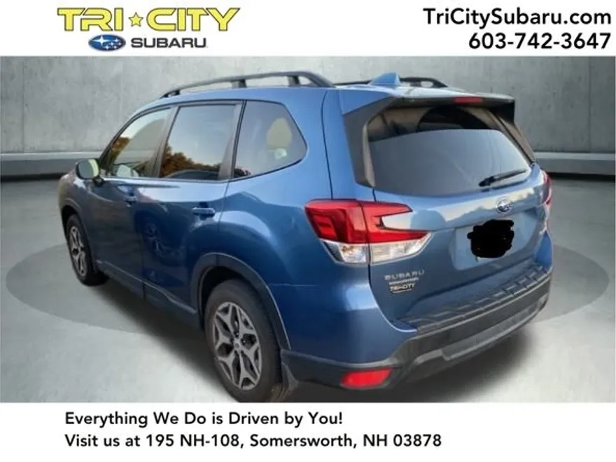 2022 Subaru Forester Premium photo 1