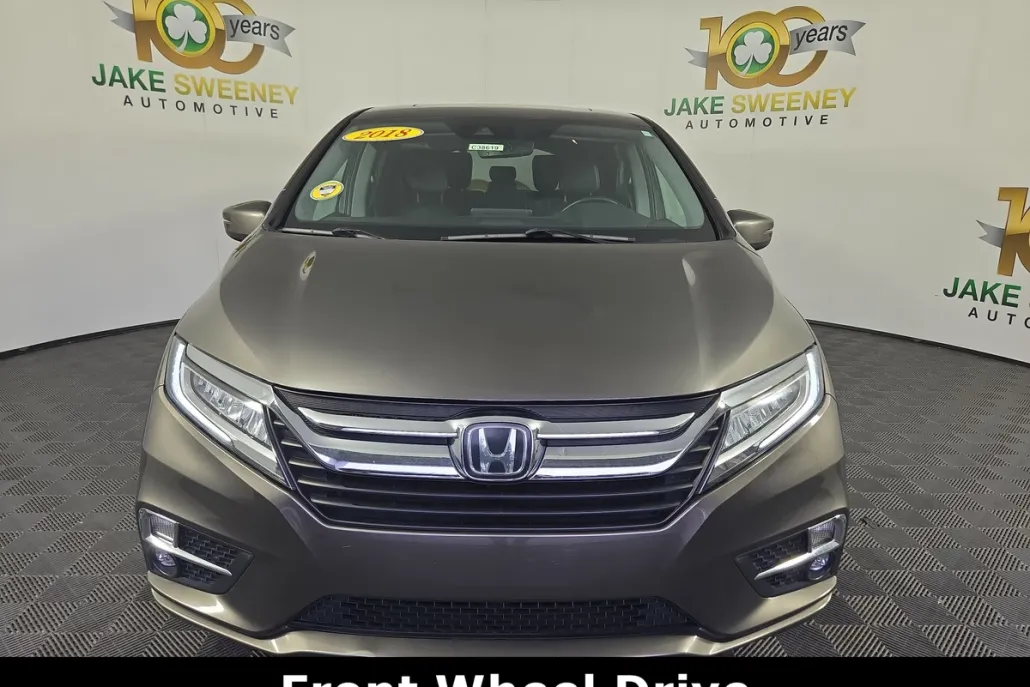 2018 Honda Odyssey Touring photo 1