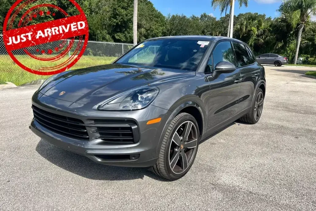 2019 Porsche Cayenne S photo 1