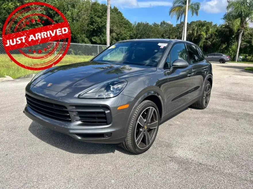 2019 Porsche Cayenne S photo 1
