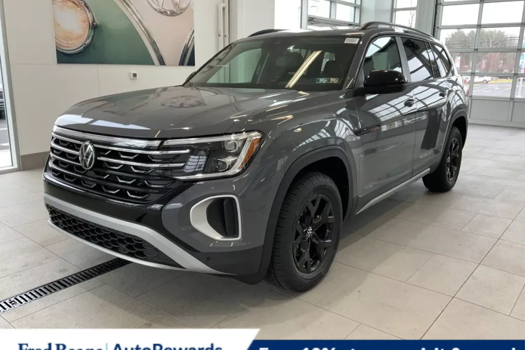 2025 Volkswagen Atlas Peak Edition SE photo 1