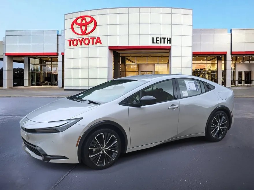 2024 Toyota Prius XLE photo 1