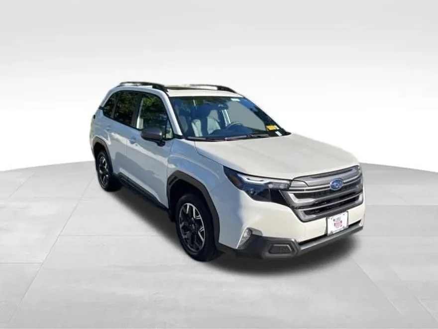 2025 Subaru Forester Premium photo 1