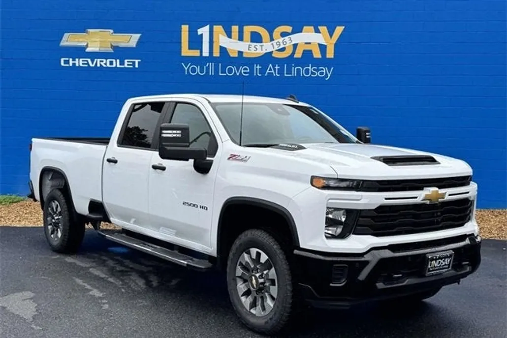 2026 Chevrolet Silverado 2500HD Custom photo 1
