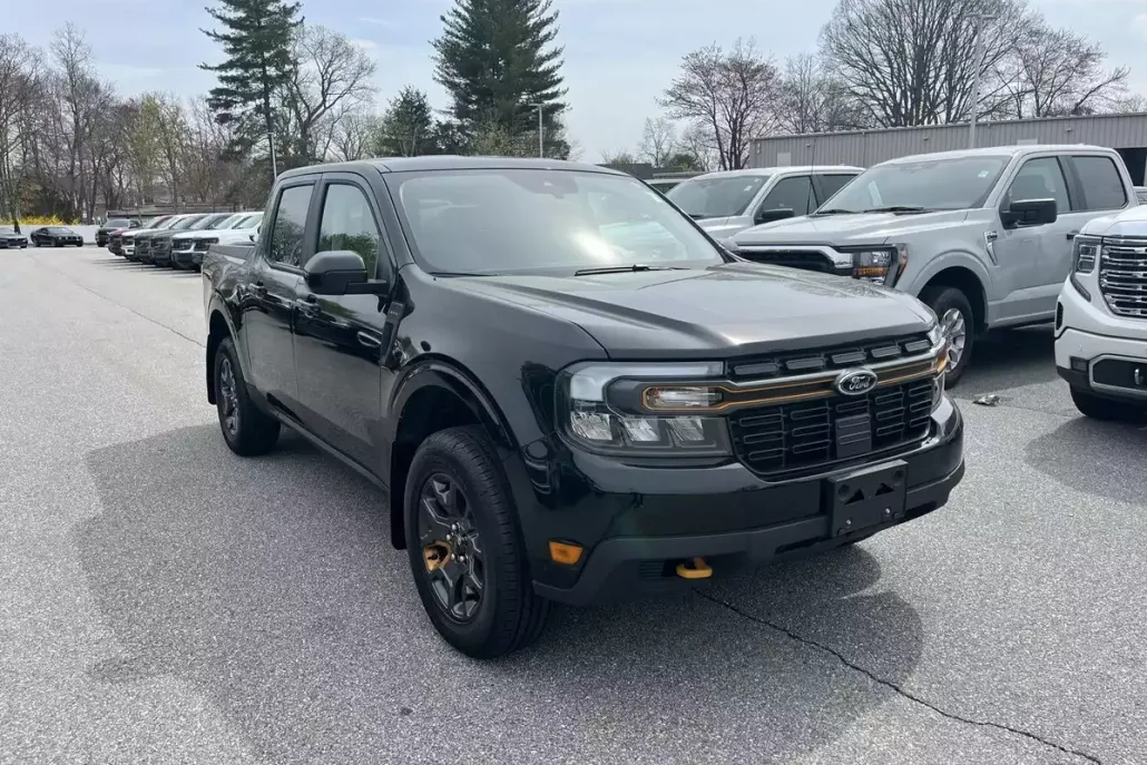 2023 Ford Maverick Lariat Tremor photo 1
