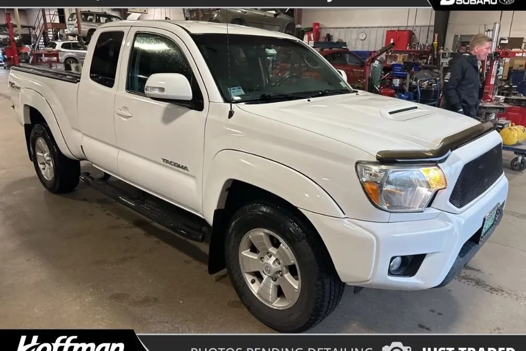 2015 Toyota Tacoma Access Cab photo 1