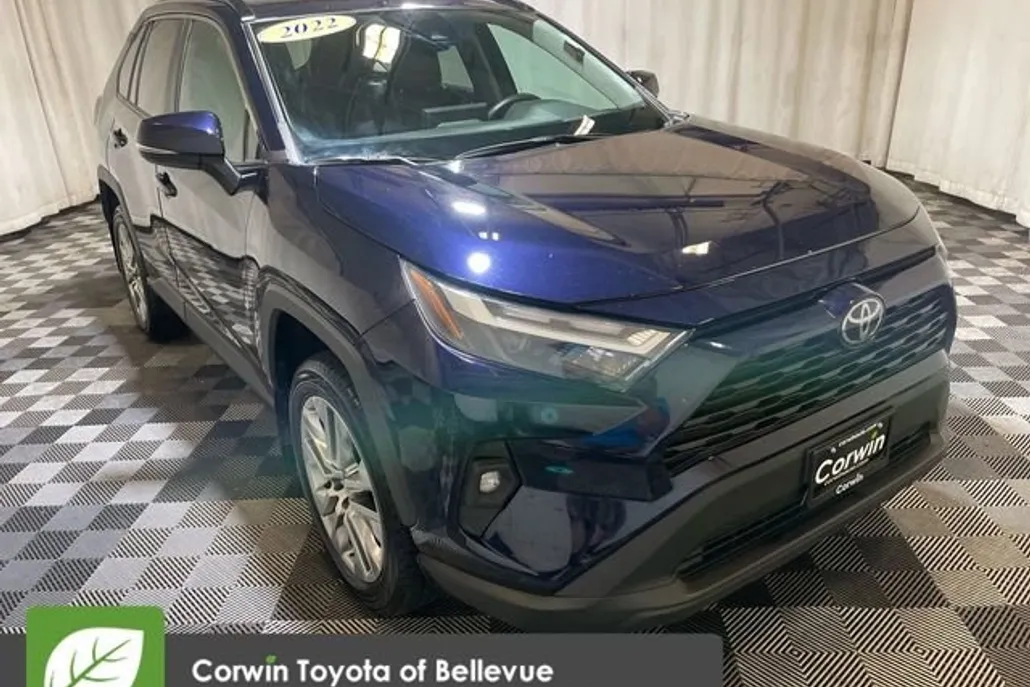 2022 Toyota RAV4 XLE Premium photo 1