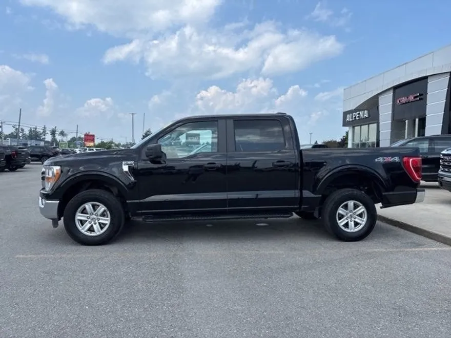 2022 Ford F-150 XL photo 1