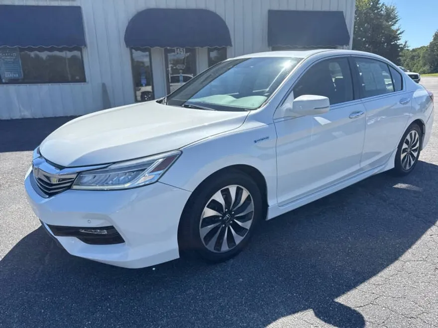 2017 Honda Accord Hybrid Touring photo 1