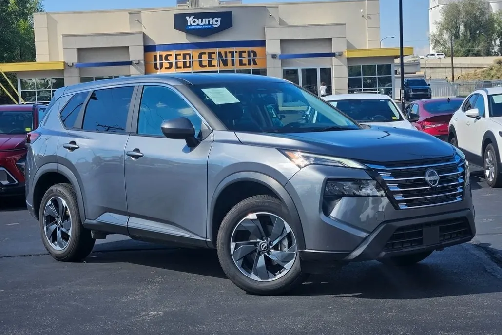 2025 Nissan Rogue SV photo 1
