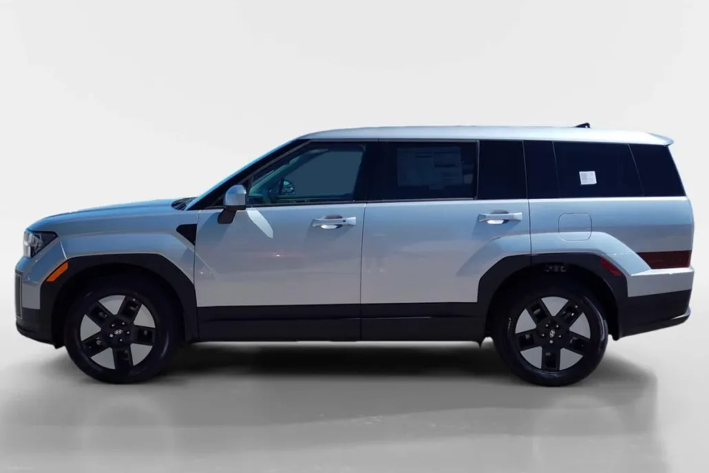 2026 Hyundai Santa Fe SE photo 1