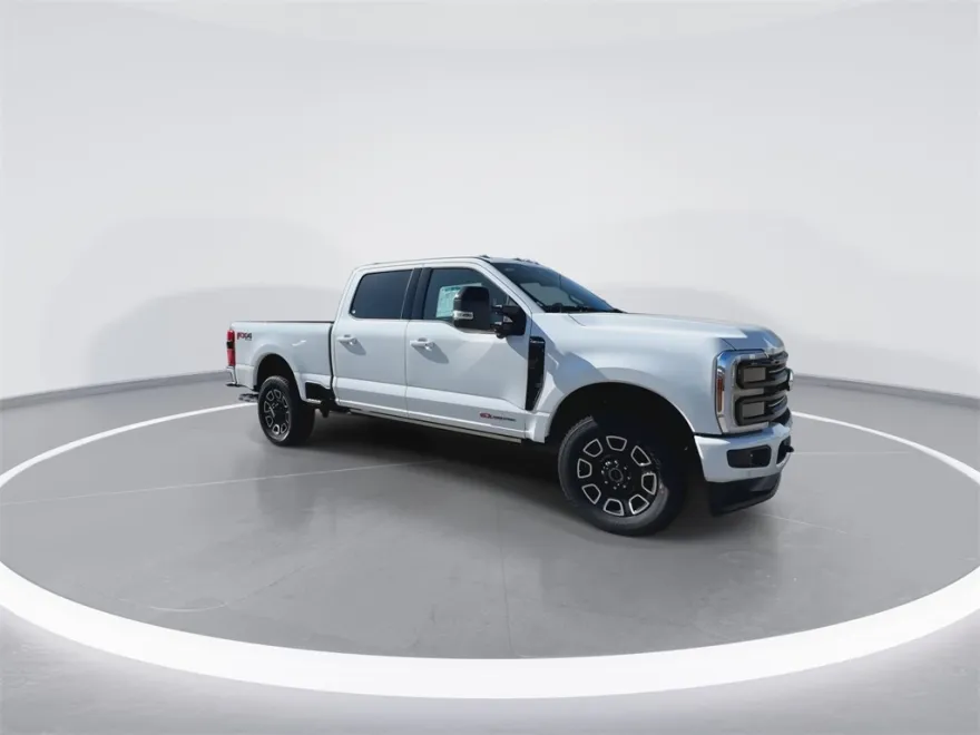 2025 Ford F-250 Platinum photo 1