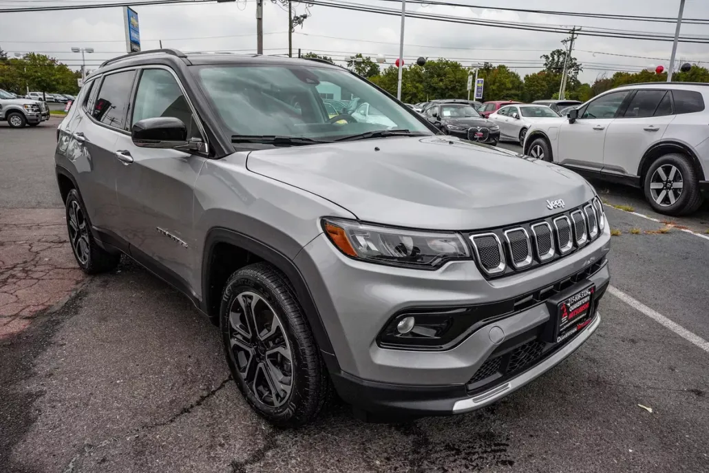 2022 Jeep Compass Limited photo 1