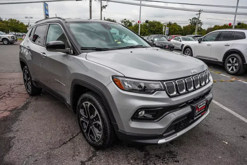 2022 Jeep Compass Limited photo 1
