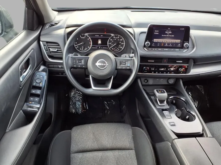 2024 Nissan Rogue SV photo 1