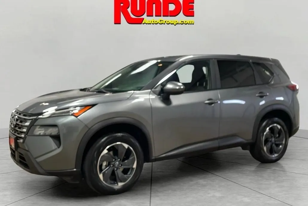 2024 Nissan Rogue SV photo 1