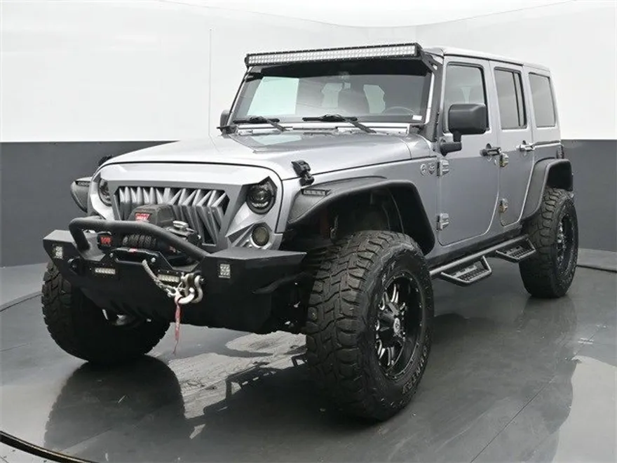 2016 Jeep Wrangler Unlimited Sahara photo 1