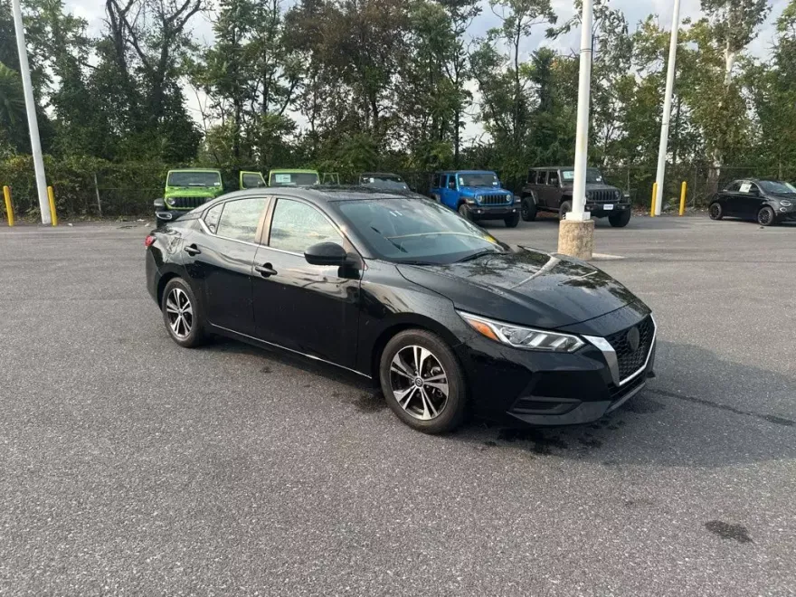 2022 Nissan Sentra SV photo 1