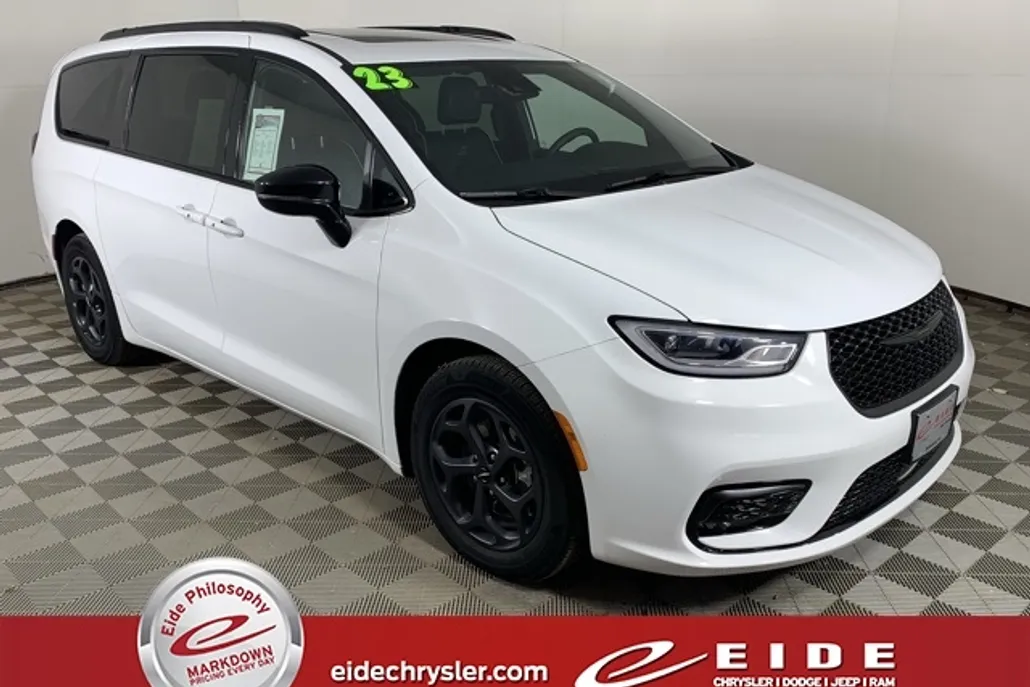 2023 Chrysler Pacifica Hybrid Limited photo 1