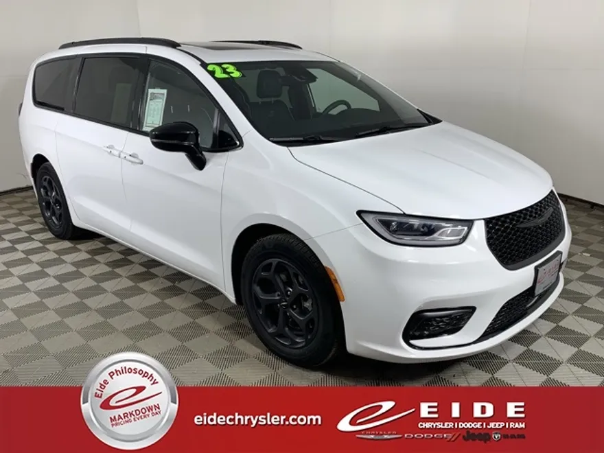 2023 Chrysler Pacifica Hybrid Limited photo 1