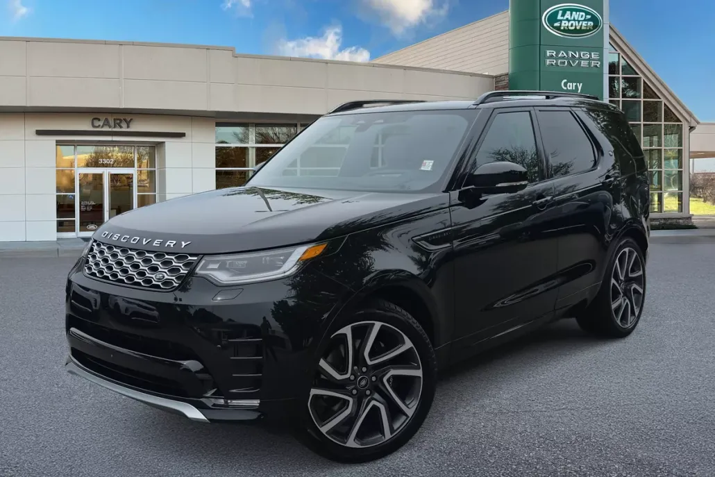2025 Land Rover Discovery Metropolitan Edition photo 1
