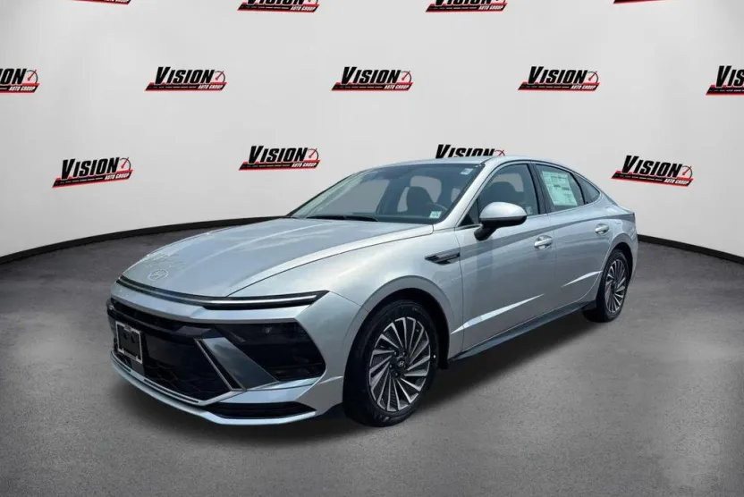 2025 Hyundai Sonata Hybrid SEL photo 1