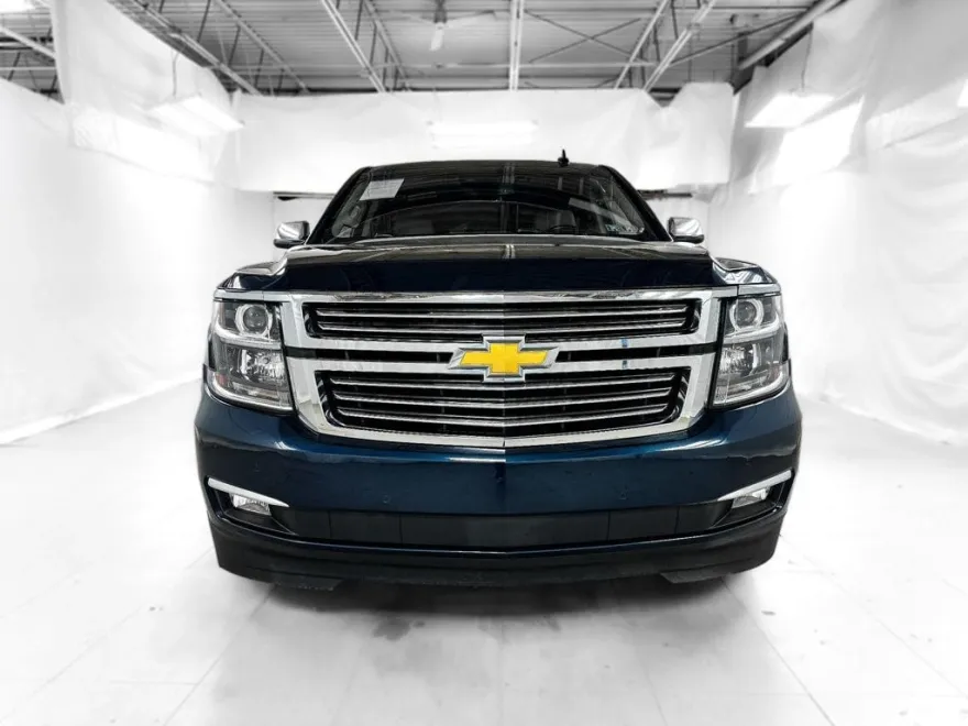 2017 Chevrolet Suburban Premier photo 1