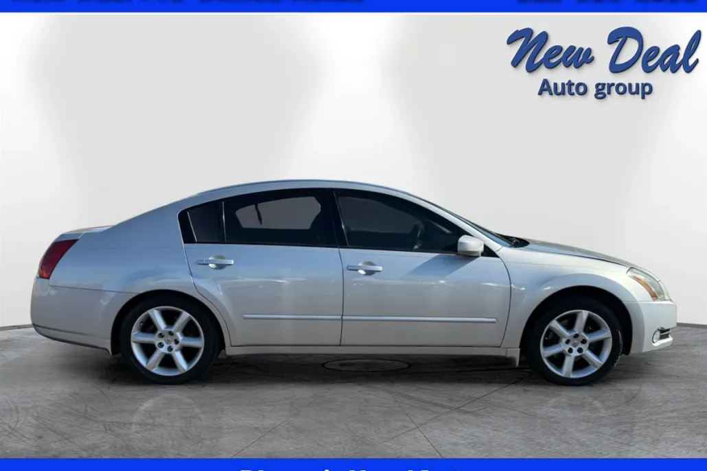 2004 Nissan Maxima SE photo 1