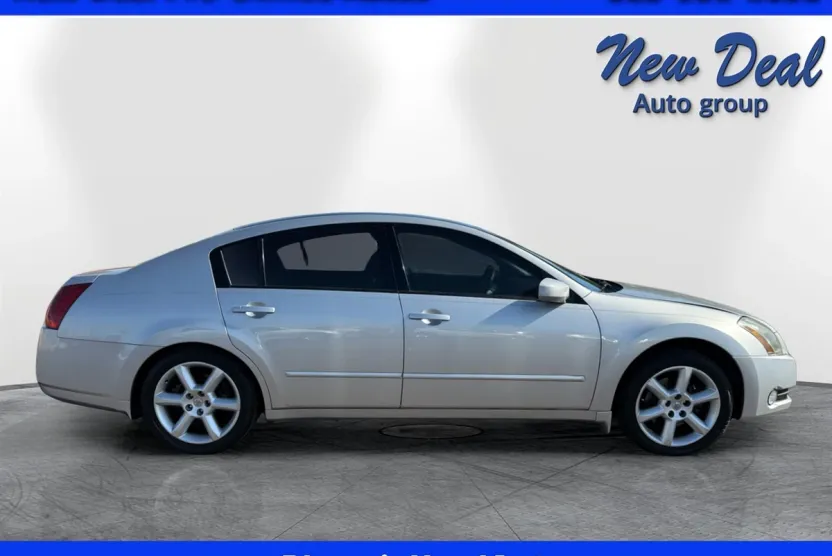 2004 Nissan Maxima SE photo 1