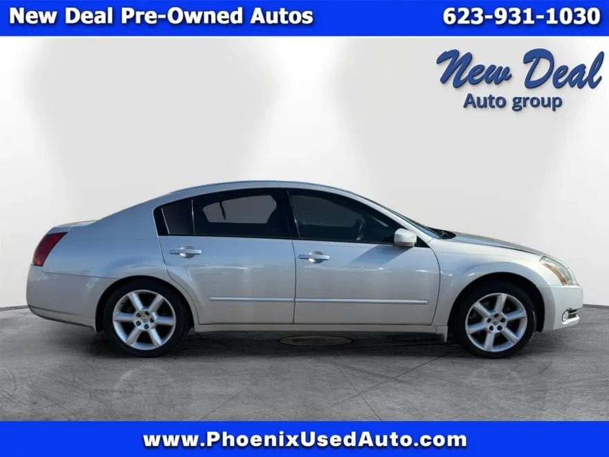 2004 Nissan Maxima SE photo 1