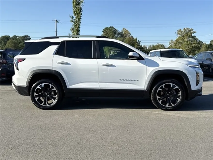 2025 Chevrolet Equinox LT photo 1