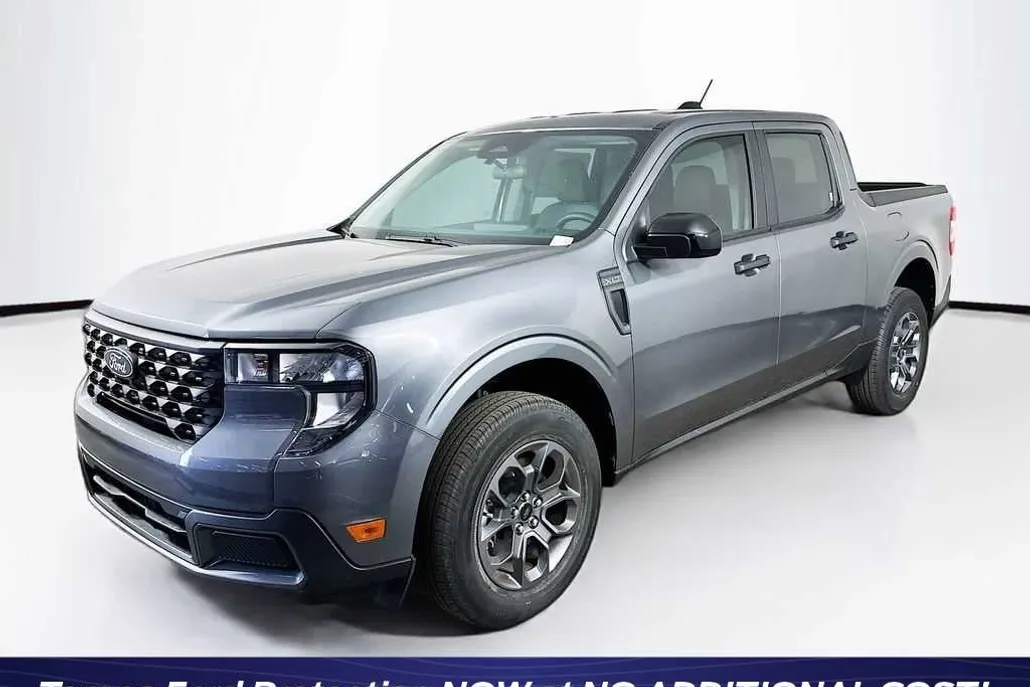 2025 Ford Maverick XLT photo 1
