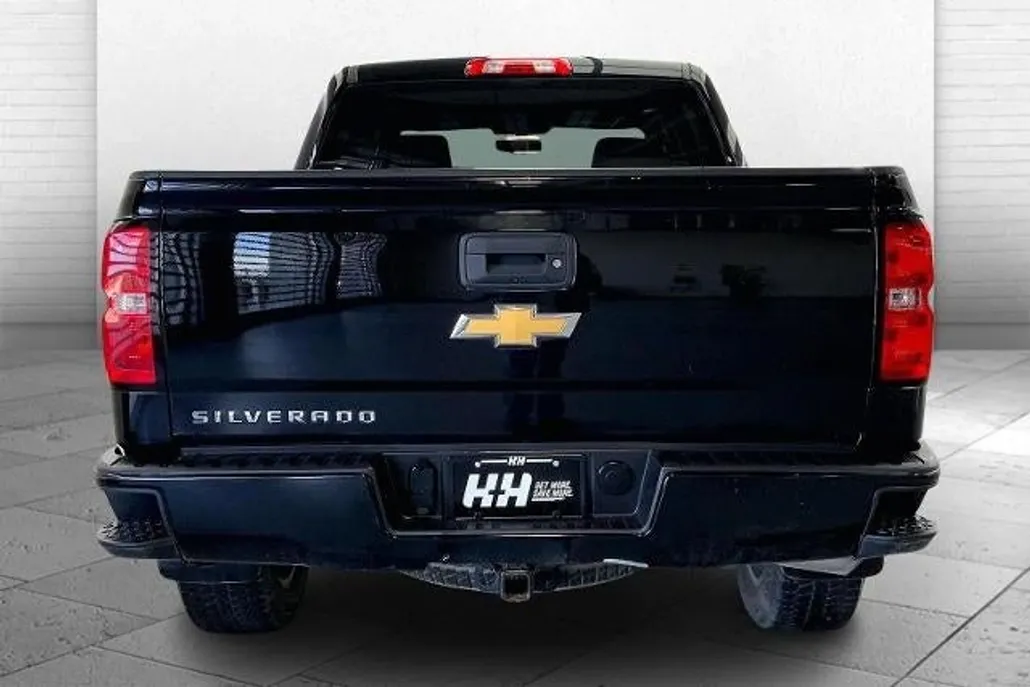 2018 Chevrolet Silverado 1500 Custom photo 1