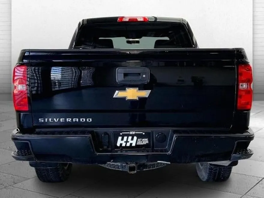 2018 Chevrolet Silverado 1500 Custom photo 1