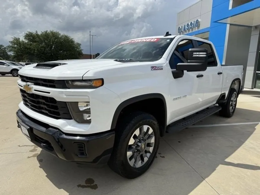 2024 Chevrolet Silverado 2500HD Custom photo 1