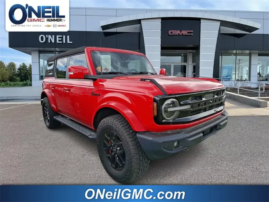 2023 Ford Bronco Outer Banks photo 1