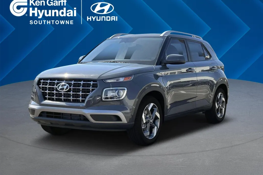 2025 Hyundai Venue SEL photo 1