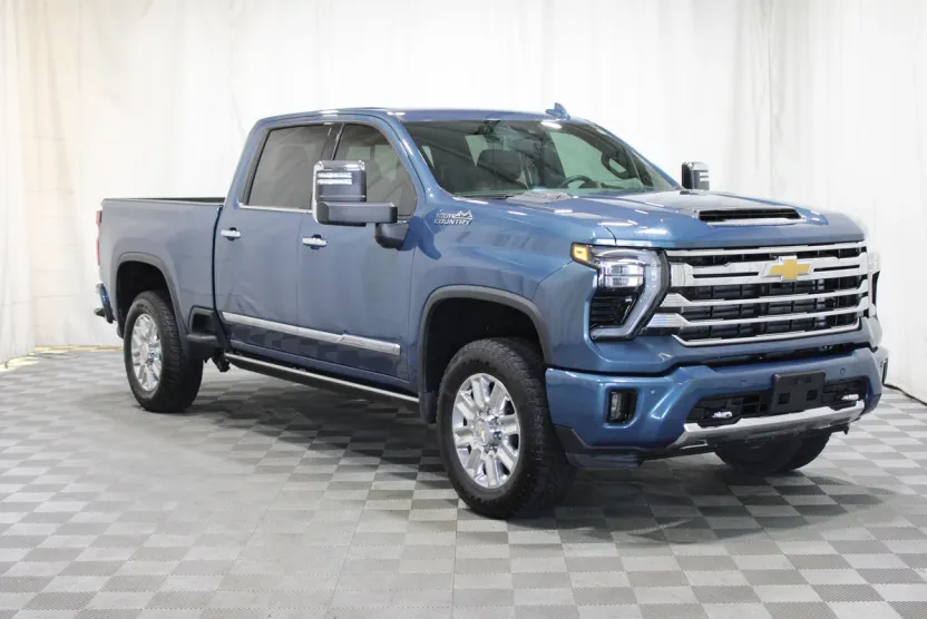 2025 Chevrolet Silverado 2500HD High Country photo 1