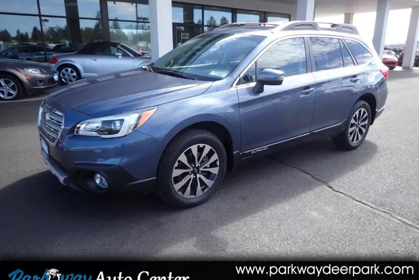2017 Subaru Outback 3.6R Limited photo 1